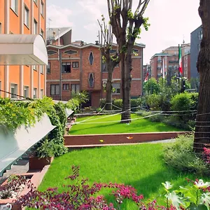 https://eco-hotel-la-residenza.italymilanhotels.net